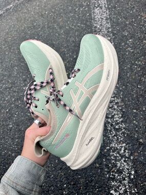 ASICS Gel-Nimbus 26 TR Women's Mint Green/Beige Running Shoe US size 9